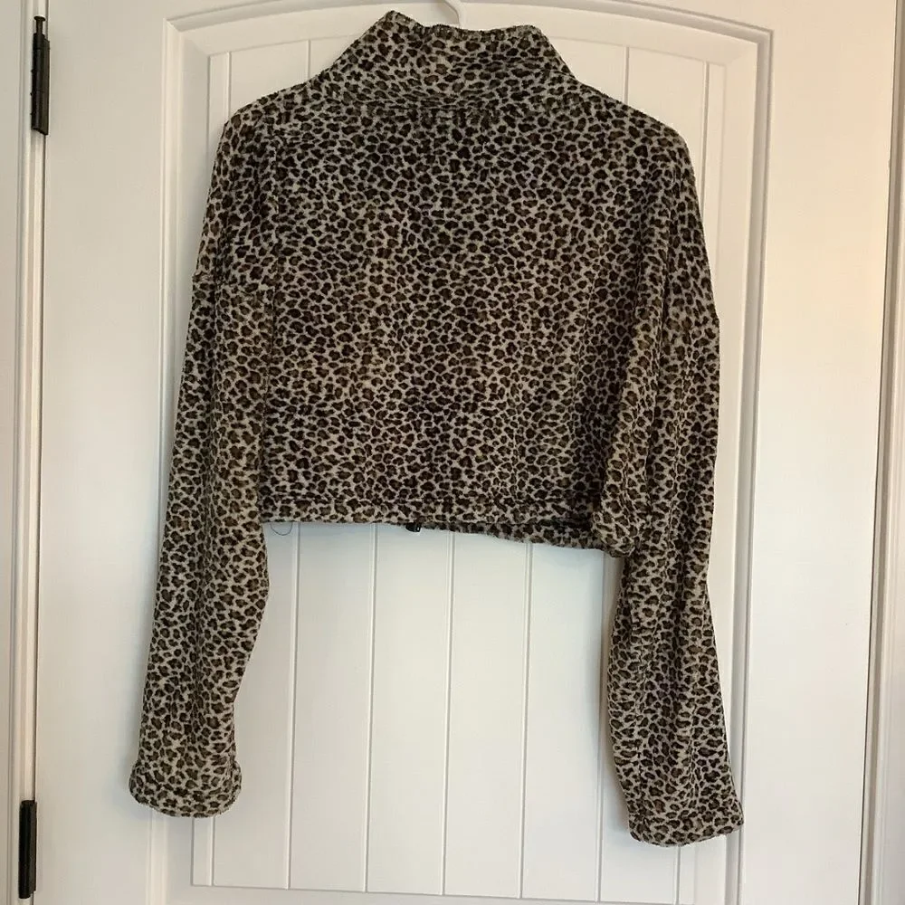 Urban Outfitters Cropped Fleece Pullover 🐆‎